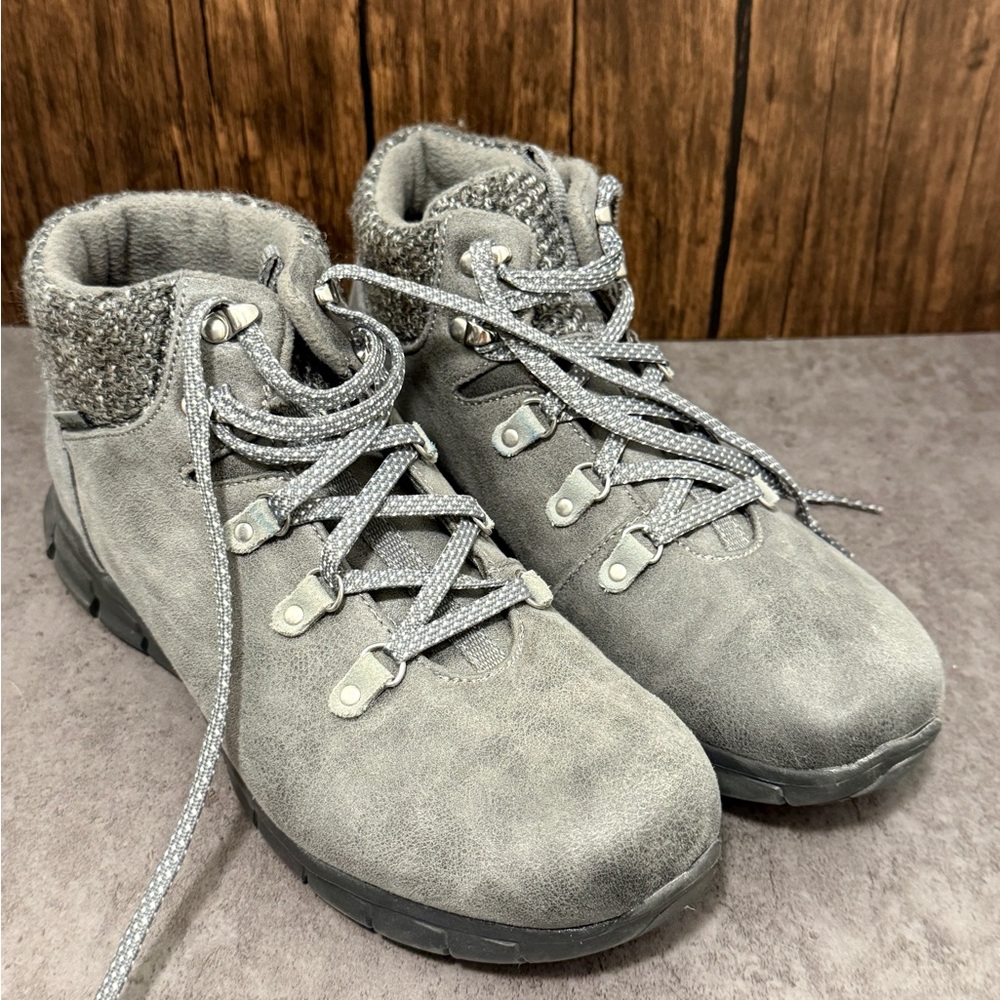 Skechers Gray Women's Hiking Boots